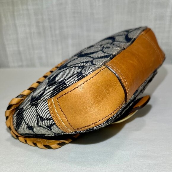 SOLD - COACH Bleecker Vachetta Leather Signature Denim Floral Applique Wristlet - Picture 6 of 15